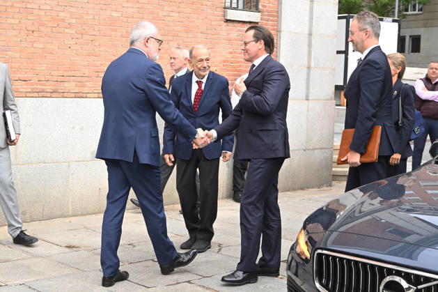 The Prado Museum reopens the Queen Christina Sculpture Gallery with a visit from Prince Daniel of Sweden. The president of the Royal Board of Trustees of the Prado Museum, Javier Solana, and Prince Daniel of Sweden upon their arrival at the museum for the reopening of the Queen Christina Sculpture Gallery on October 6, 2026, in Madrid, Spain CELEBRITIES PRADO MUSEUM ROYALTY PRINCE José Madrid Madrid Spain Copyright: xJosà xOlivax 7824406