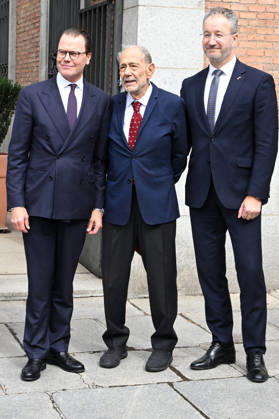 The Prado Museum Reopens the Queen Christina Sculpture Gallery with a Visit from Prince Daniel of Sweden Prince Daniel of Sweden and Javier Solana pose for the media upon their arrival at the museum ahead of the reopening of the Queen Christina Sculpture Gallery, on October 6, 2026, in Madrid, Spain. CELEBRITIES PRADO MUSEUM ROYALTY PRINCE José Madrid Madrid Spain Copyright: xJosà xOlivax 7824418