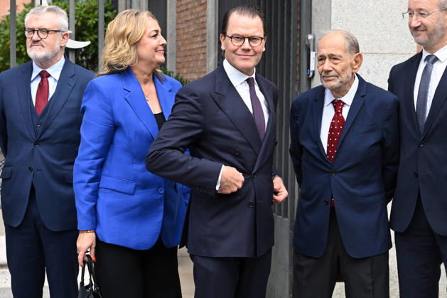 The Prado Museum reopens the Queen Christina Sculpture Gallery with a visit from Prince Daniel of Sweden. Prince Daniel of Sweden (3rd from left) and Javier Solana (2nd from left) pose for the media upon their arrival at the museum ahead of the reopening of the Queen Christina Sculpture Gallery, on October 6, 2026, in Madrid, Spain. CELEBRITIES PRADO MUSEUM ROYALTY PRINCE José Madrid Madrid Spain Copyright: xJosà xOlivax 7824424