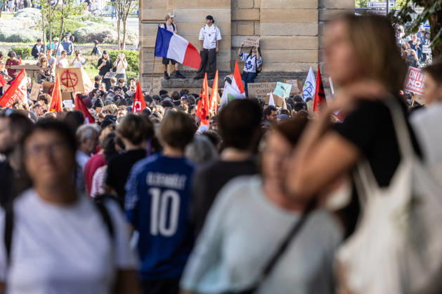 Students Demonstration Over Education Conditions - Bordeaux High school students demonstrate in the streets during a nationwide mobilization calling for more resources and improved conditions in school, in Bordeaux, France, on October 6, 2026. Photo by Margot Le Gonidec ABACAPRESS.COM Bordeaux France  Copyright: xLexGonidecxMargot ABACAx