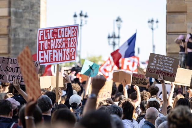 Students Demonstration Over Education Conditions - Bordeaux High school students demonstrate in the streets during a nationwide mobilization calling for more resources and improved conditions in school, in Bordeaux, France, on October 6, 2026. Photo by Margot Le Gonidec ABACAPRESS.COM Bordeaux France  Copyright: xLexGonidecxMargot ABACAx