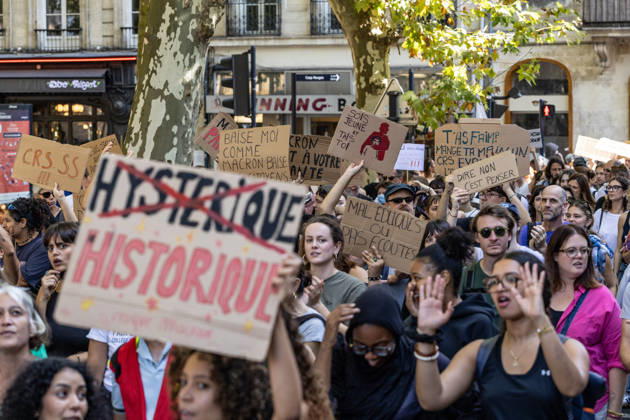 Students Demonstration Over Education Conditions - Bordeaux High school students demonstrate in the streets during a nationwide mobilization calling for more resources and improved conditions in school, in Bordeaux, France, on October 6, 2026. Photo by Margot Le Gonidec ABACAPRESS.COM Bordeaux France  Copyright: xLexGonidecxMargot ABACAx