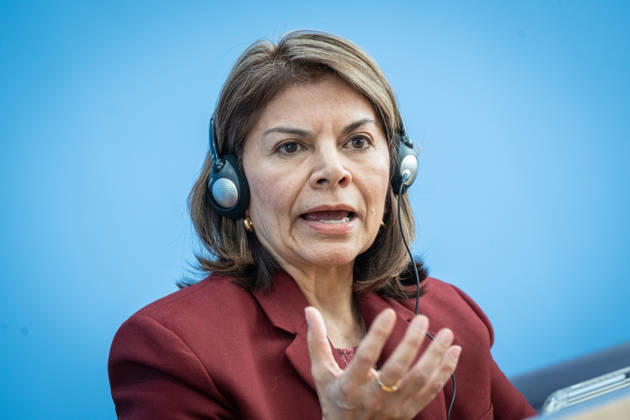 Laura Chinchilla Miranda, President of Costa Rica and Co-Chair of the ENSK Federal Press Conference in Berlin: Presentation on the North-South Commission on Development Policy (ENSK), Berlin, Germany, at the Federal Press Conference Building