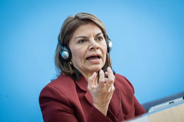 Laura Chinchilla Miranda, President of Costa Rica and Co-Chair of the ENSK Federal Press Conference in Berlin: Presentation on the North-South Commission on Development Policy (ENSK), Berlin, Germany, at the Federal Press Conference Building