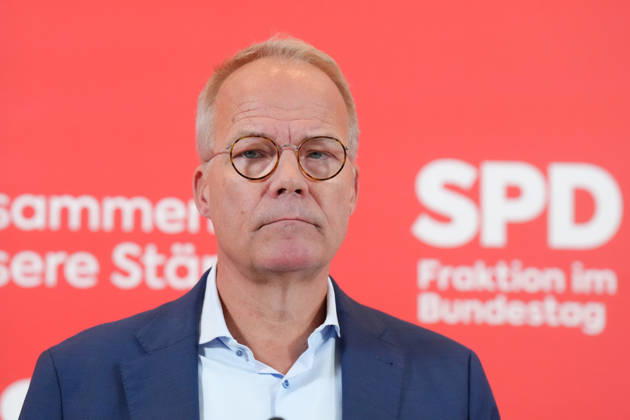 SPD press conference ahead of the parliamentary group meeting; SPD parliamentary group leader Matthias Miersch pictured during a press statement ahead of the parliamentary group meeting at the German Bundestag, Berlin, October 6, 2026; Berlin, Berlin, Germany