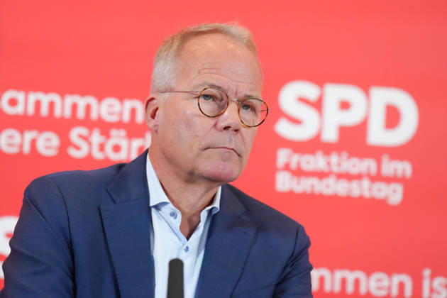 SPD press conference ahead of the parliamentary group meeting; SPD parliamentary group leader Matthias Miersch pictured during a press statement ahead of the parliamentary group meeting at the German Bundestag, Berlin, October 6, 2026; Berlin, Berlin, Germany
