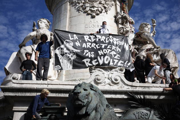 Student Demonstration - Paris Sudents are gathering at the Republique Square to protest against the current state of public education, once again, on October 6, 2026, in Paris, France. They demand more resources for the national education system, and raise against the far right party - le Rassemblement National. Photo by Raphael Lafargue ABACAPRESS.COM Paris France Copyright: xLafarguexRaphael ABACAx