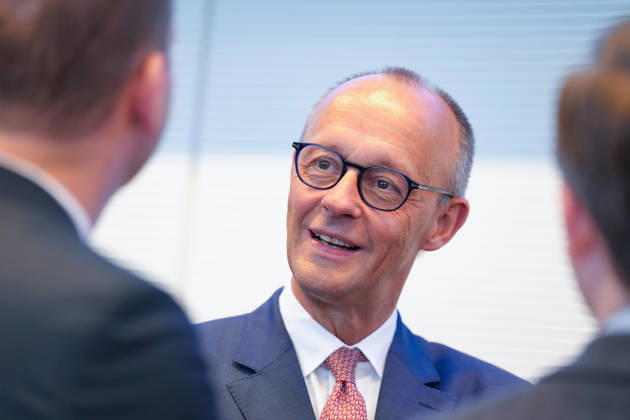 Opening shots of the CDU parliamentary group meeting: Chancellor Friedrich Merz of the CDU is pictured with a joyful expression at the start of the parliamentary group meeting of the CDU CSU parliamentary group in the German Bundestag, Berlin, October 6, 2026, Berlin, Berlin, Germany