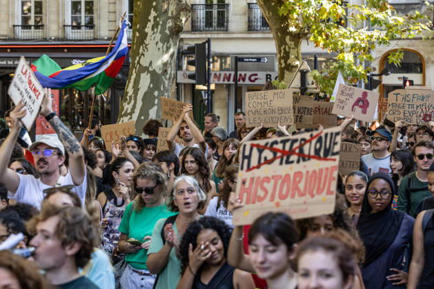 Students Demonstration Over Education Conditions - Bordeaux High school students demonstrate in the streets during a nationwide mobilization calling for more resources and improved conditions in school, in Bordeaux, France, on October 6, 2026. Photo by Margot Le Gonidec ABACAPRESS.COM Bordeaux France Copyright: xLexGonidecxMargot ABACAx