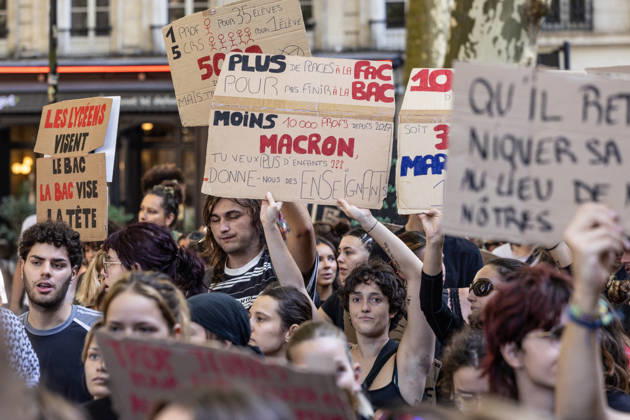 Students Demonstration Over Education Conditions - Bordeaux High school students demonstrate in the streets during a nationwide mobilization calling for more resources and improved conditions in school, in Bordeaux, France, on October 6, 2026. Photo by Margot Le Gonidec ABACAPRESS.COM Bordeaux France Copyright: xLexGonidecxMargot ABACAx