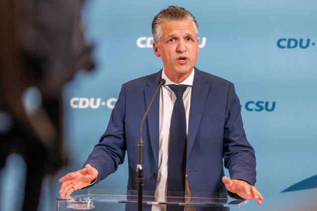 Statement before the CDU CSU caucus meeting by Alexander Hoffmann, Deputy Chair of the CDU CSU parliamentary group in the Bundestag, and Thorsten Frei (CDU), Chair of the parliamentary group, speak during a statement before the parliamentary group meetings on October 6, 2026, in Berlin, Berlin, Berlin, Germany, Reichstag