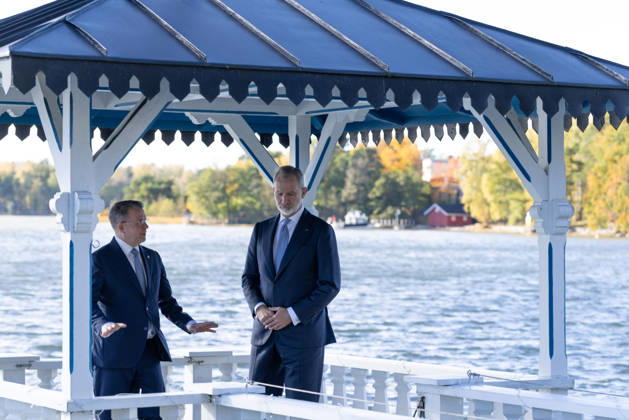 October 6, 2026, Helsinki, Uusimaa, Finland: King FELIPE VI of Spain is welcomed by Finnish Prime Minister PETTERI ORPO at the Prime Minister s official residence during the King s state visit to Finland. Helsinki Finland - ZUMAt172 20261006_zip_t172_060 Copyright: xJosexTabaresx