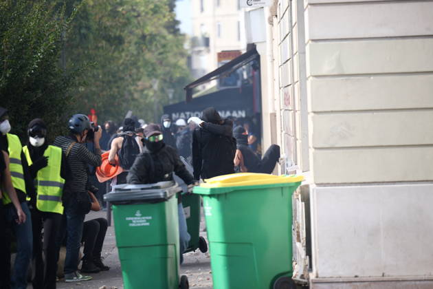 Student Demonstration - Paris Clashes on the sidelines of the students protest against the current state of public education, once again, on October 6, 2026, in Paris, France. They demand more resources for the national education system, and raise against the far right party - le Rassemblement National. Photo by Raphael Lafargue ABACAPRESS.COM Paris France Copyright: xLafarguexRaphael ABACAx