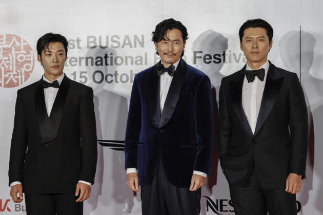 stars gather at busan international film festival in south korea (L-R) South Korean actors Woo Do-hwan, Jung Woo-sung and Hyun Bin pose for photographs during a photocall ahead of the opening ceremony of the 31st Busan International Film Festival (BIFF) at the Busan Cinema Center in Busan, South Korea, on October 06, 2026. Busan South Korea Copyright: xMatrixxImages JungxUi-Chelx