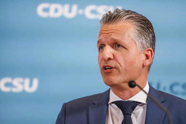 Statement before the CDU CSU caucus meeting by Alexander Hoffmann, Deputy Chair of the CDU CSU parliamentary group in the Bundestag, and Thorsten Frei (CDU), Chair of the parliamentary group, speak during a statement before the parliamentary group meetings on October 6, 2026, in Berlin, Berlin, Berlin, Germany, at the Reichstag
