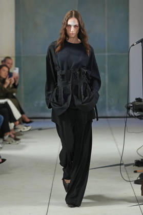 PFW - Litkovska Runway A model walks the runway during the Litkovska Womenswear Spring Summer 2027 show as part of the Paris Fashion Week on October 6, 2026 in Paris, France. Photo by Alain-Gil Gonzalez ABACAPRESS.COM Paris France  Copyright: xGonzalezxAlain-Gil ABACAx
