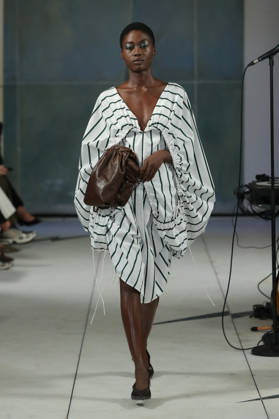 PFW - Litkovska Runway A model walks the runway during the Litkovska Womenswear Spring Summer 2027 show as part of the Paris Fashion Week on October 6, 2026 in Paris, France. Photo by Alain-Gil Gonzalez ABACAPRESS.COM Paris France  Copyright: xGonzalezxAlain-Gil ABACAx