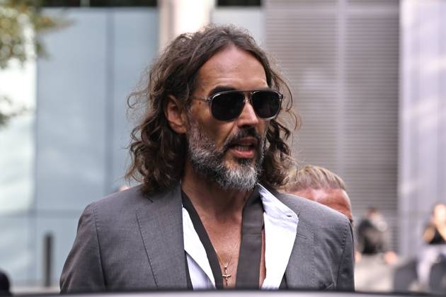 Russell Brand and his wife leave court in London LONDON, UNITED KINGDOM - OCTOBER 6: British comedian Russell Brand leaves Southwark Crown Court with his wife, Laura Brand (not seen), following a preliminary hearing related to rape and sexual assault allegations against him in London, United Kingdom, on October 6, 2026. Rasid Necati Aslim Anadolu London United Kingdom. Editorial use only. Please get in touch for any other usage.  Copyright: x2026xAnadoluxRasidxNecatixAslimx