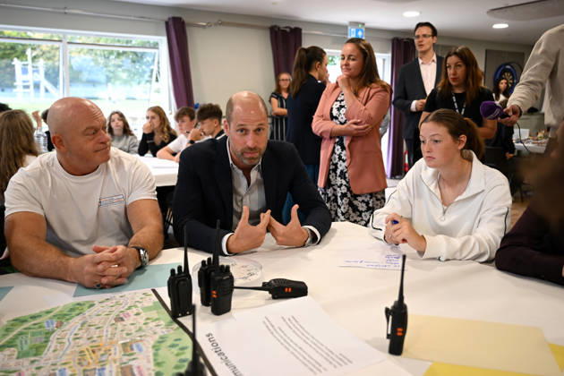 The Prince Of Wales Visits Ilminster ILMINSTER, ENGLAND - OCTOBER 06: Prince William, Prince of Wales and Ross Kemp take part in a training exercise during his visit to the launch of the National Emergency Trust s Ready Together Toolkit on October 06, 2026 in Ilminster, England. The Prince of Wales visited Ilminster in Somerset to learn about communities growing their resilience to wild fires, flood and challenges caused by extreme weather and global warming., Credit:Finnbarr Webster PA ROTA - B68 Avalon United Kingdom, England, Ilminster Copyright: xFinnbarrxWebsterx xPAxROTAx-xB68x xAvalonx 1141004093