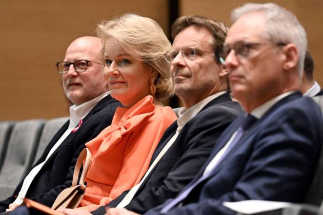 Queen Mathilde attends the conference « AI in balance » BRUSSELS, BELGIUM - OCTOBER 06 : Jean-Luc Crucke (Minister for Mobility, Climate and Environmental Transition (Les Engages)) & Patrick Dupriez & Marc Depoortere & Queen Mathilde are attending the closing ceremony of the conference AI in balance Artificial Intelligence, Society and Sustainable Development , organised by the Federal Council for Sustainable Development (CFDD). Following the conference, the Queen will speak with a group of young people about how they use AI in their work to promote sustainable development. This activity forms part of the Queen s role as Advocate for the United Nations Sustainable Development Goals and Honorary President of the CFDD on October 6, 2026 in  Copyright: xDidierxLebrunx