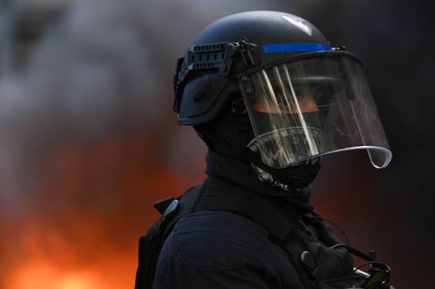 Severe clashes with the police took place during the student demonstration. Student unions had called for a mobilisation of secondary school pupils to demand more resources for secondary schools on 6 October 2026 in Paris. - 06 10 2026 - France Ile-de-France (region) Paris - JulienxMattiax xLexPictorium LePictorium_0341929