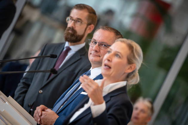 Tino Chrupalla, AfD party and parliamentary group leader, with Alice Weidel, AfD Party and parliamentary group leader; in the background, Marcus Schmidt, press secretary for the AfD parliamentary group in the Bundestag. Press statement by the two AfD party leaders and parliamentary group leaders before the start of the parliamentary group meeting in the German Bundestag, Berlin, Berlin, G