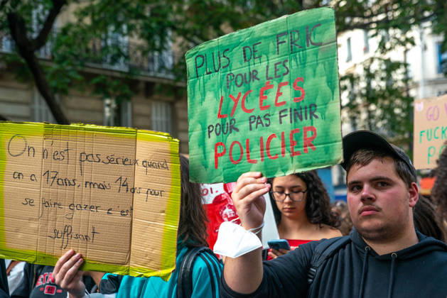 Student Demonstration - Paris Tens of thousands of high school students marched from République to Nation, protesting the lack of staff and resources, class sizes deemed too large, the condition of certain school buildings, and the Parcoursup college admissions system. A coalition of National Education unions—including the FSU, CGT, FO, CFDT, Unsa, Sud, and Solidaires—joined the protest, on October 6, 2026, in Paris, France. Photo by Denis Prezat ABACAPRESS.COM Paris France  Copyright: xPrezatxDenis ABACAx