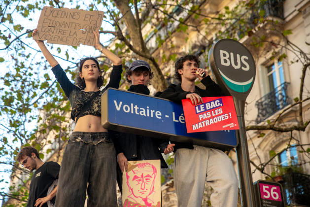 Student Demonstration - Paris Tens of thousands of high school students marched from République to Nation, protesting the lack of staff and resources, class sizes deemed too large, the condition of certain school buildings, and the Parcoursup college admissions system. A coalition of National Education unions—including the FSU, CGT, FO, CFDT, Unsa, Sud, and Solidaires—joined the protest, on October 6, 2026, in Paris, France. Photo by Denis Prezat ABACAPRESS.COM Paris France  Copyright: xPrezatxDenis ABACAx