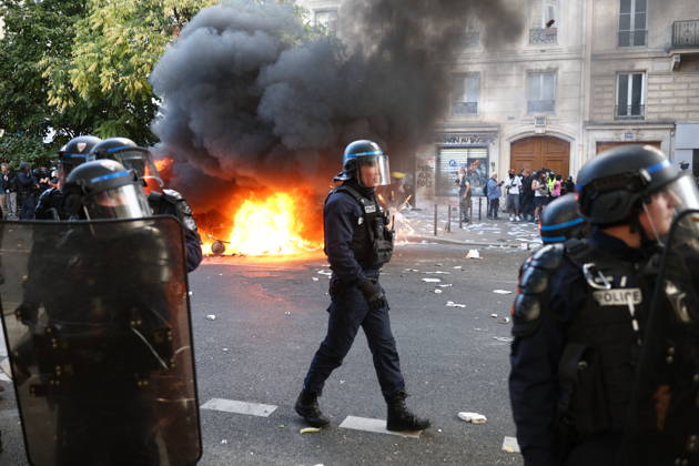 Student Demonstration - Paris Clashes on the sidelines of the students protest against the current state of public education, once again, on October 6, 2026, in Paris, France. They demand more resources for the national education system, and raise against the far right party - le Rassemblement National. Photo by Raphael Lafargue ABACAPRESS.COM Paris France Copyright: xLafarguexRaphael ABACAx