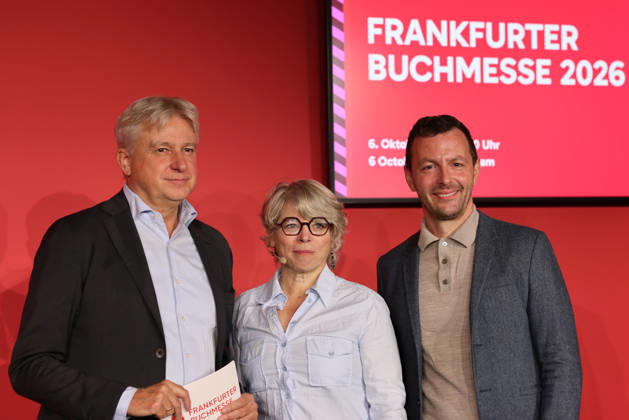 Opening of the 78th Frankfurt Book Fair: Juergen Boos (left), Director of the Frankfurt Book Fair; Jill Lepore (center), American historian and author; and Sebastian Guggolz (right), President of the German Publishers and Booksellers Association, stand 2026-10-06_frankfurter-buchmesse_04