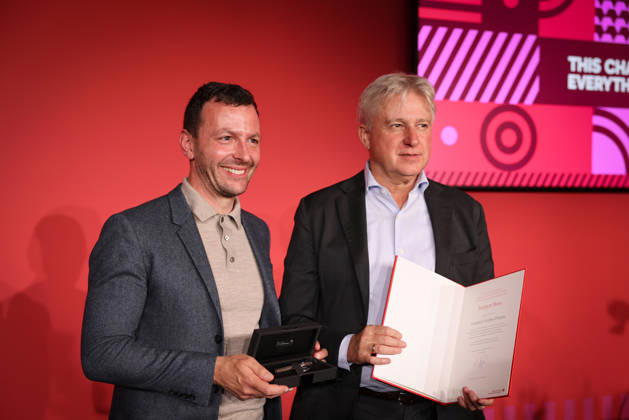 Opening of the 78th Frankfurt Book Fair: Juergen Boos, director of the Frankfurt Book Fair, will be presented with the Friedrich Perthes Prize by Sebastian Guggolz, president of the German Publishers and Booksellers Association, presented with the Friedrich Perthes Prize at the opening pre 2026-10-06_frankfurter-buchmesse_31