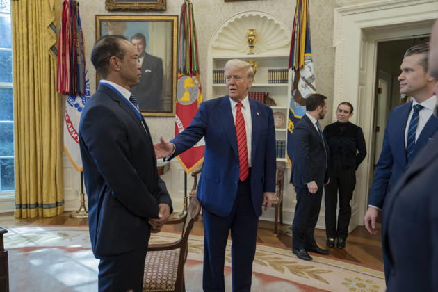 October 6, 2026, Washington, Dc, United States of America: U.S. President Donald Trump speaks with golfer Tiger Woods and officials in the Oval Office of the White House, February 20, 2025 in Washington, D.C. Woods, who received the Presidential Medal of Freedom from Trump in 2019, joined PGA Tour leaders at the White House for talks on a proposed deal with Saudi ArabiaÃ¢â‚¬â ¢s Public Investment Fund before Trump introduced him as a surprise guest at a Black History Month reception. Washington United States of America - ZUMAp138 20261006_zaa_p138_015 Copyright: xJoycexN.xBoghosian WhitexHousex