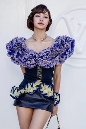 Lisa at the photocall for the Louis Vuitton Spring Summer 2027 Women’s Ready-to-Wear collection during Paris Fashion Week (PFW) at the Cité internationale universitaire de Paris, France, on October 6, 2026. Olivier Borde, Bestimage. Photocall at the Louis Vuitton Women’s Ready-to-Wear Spring Summer 2027 show as part of Paris Fashion Week on October 6, 2026, in Paris, France. Paris, France Copyright: xOLIVIERxBORDEx xBESTIMAGExOLIVIERxBORDEx xBESTIMAGEx