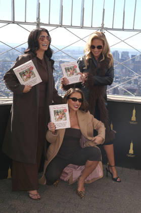 October 6, 2026, New York, New York, USA: SYDNEY RAE BASS, JESSIE JAMES DECKER, and KAREN PARKER, visited the Empire State Building to promote their new family cook book ‘The Secret Sauceâ New York USA - ZUMAh16_ 20261006_zaf_h16_057 Copyright: xDanxHerrickx