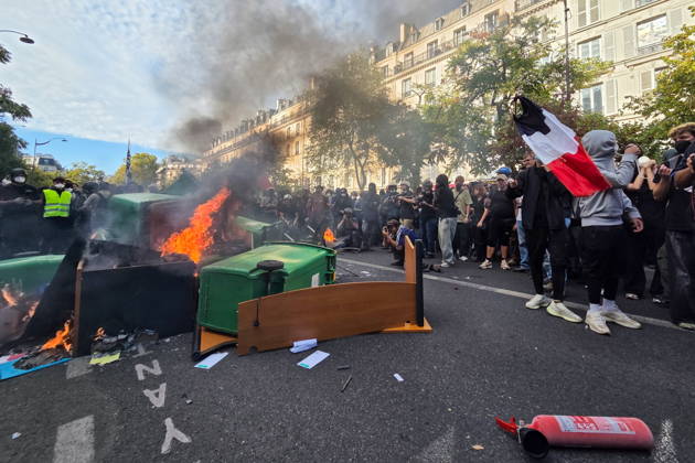 FRANCE, PARIS - OCTOBER 6, 2026: Students of high schools and universities take to the streets to protest against overloaded schedule, shortage of teachers and other problems occured in the education system. In some places, protests have turned into riots and clashes with police officers. Dmitry Orlov TASS 98873994