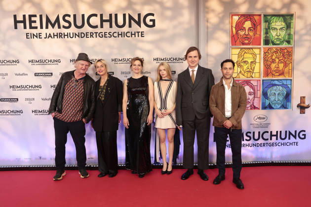 Detlev Buck, Susanne Wolff, Martina Gedeck, Maria Matschke Engel, Lars Eidinger, and Ludwig Trepte at the premiere of *Heimsuchung: The Beloved* on October 6, 2026, at Kino International in Berlin. Detlev Buck, Susanne Wolff, Martina Gedeck, Maria Matschke Engel, Lars Eidinger, and Ludwig Trepte attend t