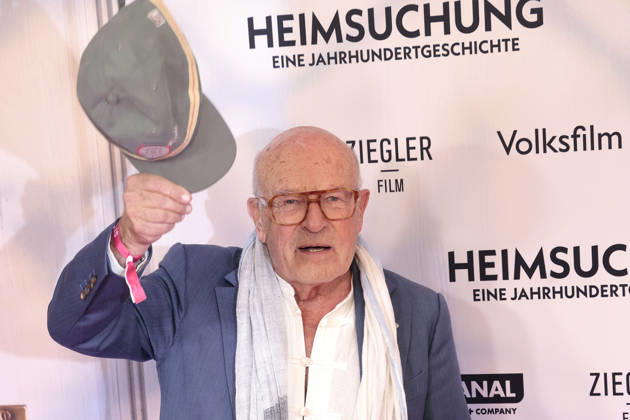 Volker Schloendorff attends the premiere of *Heimsuchung: The Beloved* at Kino International on October 6, 2026, in Berlin, Germany. *Heimsuchung: The Beloved* premiere in Berlin, Germany