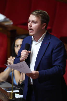 AssembleÌe Nationale - QAG du 6 octobre 2026 Louis Boyard SÃ ance des Questions d ActualitÃ s au Gouvernement Ã l AssembleÌe Nationale Ã Paris, le 6 octobre 2026. Current Affairs Question Period with the Government at the National Assembly in Paris, October 6, 2026.  Copyright: xFabricexChasseryx