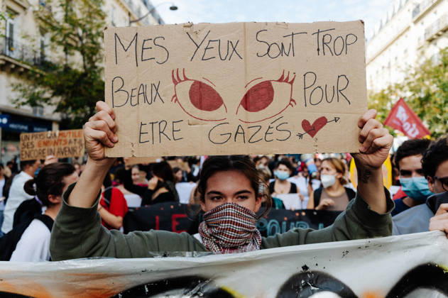 Young people holding placards during the demonstration, condemning the police violence they believe they are subjected to. As part of the nationwide student protest, the march in Paris on Tuesday drew between 56,000 and 100,000 demonstrators, according to the Ministry of the Interior and the organising secondary school and student organisations (USL, FAGE, Union étudiante, UNEF). The demonstration proceeded peacefully, despite a few scuffles at Place de la Nation. - 06 10 2026 - France Ile-de-France (region) Paris -  JanxSchmidt-Whitley LexPictorium LePictorium_0342005
