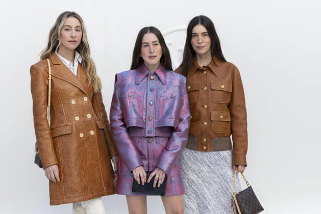 Este Haim, Alana Haim, and Danielle Haim at the photocall for the Louis Vuitton Women’s Ready-to-Wear Spring Summer 2027 show during Paris Fashion Week (PFW) at the Cité internationale universitaire de Paris, France, on October 6, 2026. Olivier Borde, Bestimage. Photocall at the Louis Vuitton Women’s Ready-to-Wear Spring Summer 2027 show as part of Paris Fashion Week on October 6, 2026, in Paris, France.  Copyright: xOLIVIERxBORDEx xBESTIMAGExOLIVIERxBORDEx xBESTIMAGEx