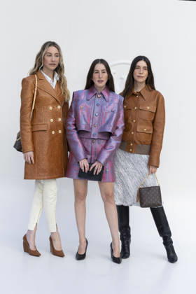 Este Haim, Alana Haim, and Danielle Haim at the photocall for the Louis Vuitton Women’s Ready-to-Wear Spring Summer 2027 show during Paris Fashion Week (PFW) at the Cité internationale universitaire de Paris, France, on October 6, 2026. Olivier Borde, Bestimage. Photocall at the Louis Vuitton Women’s Ready-to-Wear Spring Summer 2027 show as part of Paris Fashion Week on October 6, 2026, in Paris, France. Copyright: xOLIVIERxBORDEx xBESTIMAGExOLIVIERxBORDEx xBESTIMAGEx