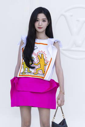 Lu Yuxiao at the photocall for the Louis Vuitton Spring Summer 2027 Women’s Ready-to-Wear show during Paris Fashion Week (PFW) at the Cité internationale universitaire de Paris, France, on October 6, 2026. Olivier Borde, Bestimage. Photocall at the Louis Vuitton Women’s Ready-to-Wear Spring Summer 2027 show as part of Paris Fashion Week on October 6, 2026, in Paris, France. Copyright: xOLIVIERxBORDEx xBESTIMAGExOLIVIERxBORDEx xBESTIMAGEx