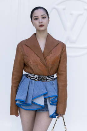 Suzu Hirose at the photocall for the Louis Vuitton Spring Summer 2027 Women’s Ready-to-Wear collection show during Paris Fashion Week (PFW) at the Cité internationale universitaire de Paris, France, on October 6, 2026. Olivier Borde, Bestimage. Photocall at the Louis Vuitton Women’s Ready-to-Wear Spring Summer 2027 show as part of Paris Fashion Week on October 6, 2026, in Paris, France. Copyright: xOLIVIERxBORDEx xBESTIMAGExOLIVIERxBORDEx xBESTIMAGEx