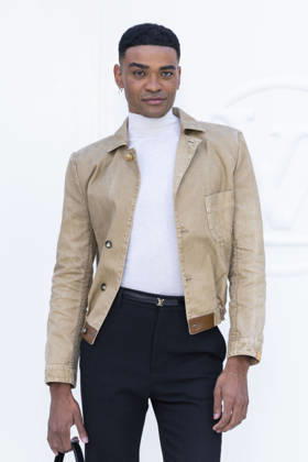 Owen Thiele at the photocall for the Louis Vuitton Spring Summer 2027 Women’s Ready-to-Wear collection during Paris Fashion Week (PFW) at the Cité internationale universitaire de Paris, France, on October 6, 2026. Olivier Borde, Bestimage. Photocall at the Louis Vuitton Women’s Ready-to-Wear Spring Summer 2027 show as part of Paris Fashion Week on October 6, 2026, in Paris, France. Copyright: xOLIVIERxBORDEx xBESTIMAGExOLIVIERxBORDEx xBESTIMAGEx