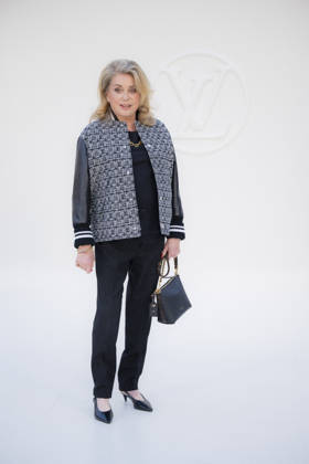 Louis Vuitton - Photocall - Paris Fashion Week EB Catherine Deneuve attends the Louis Vuitton Womenswear Spring Summer 2027 show as part of Paris Fashion Week on October 06, 2026 in Paris, France. Photo by Eliot Blondet ABACAPRESS.COM Paris France France  Copyright: xBlondetxEliot ABACAx