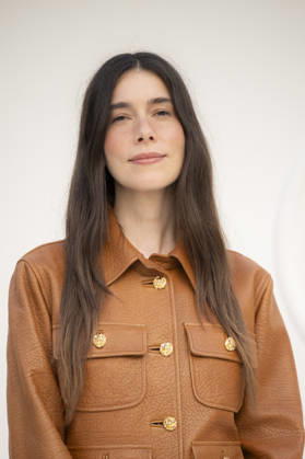 Louis Vuitton - Photocall - Paris Fashion Week EB Danielle Haim attends the Louis Vuitton Womenswear Spring Summer 2027 show as part of Paris Fashion Week on October 06, 2026 in Paris, France. Photo by Eliot Blondet ABACAPRESS.COM Paris France France Copyright: xBlondetxEliot ABACAx