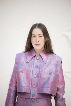 Louis Vuitton - Photocall - Paris Fashion Week EB Alana Haim attends the Louis Vuitton Womenswear Spring Summer 2027 show as part of Paris Fashion Week on October 06, 2026 in Paris, France. Photo by Eliot Blondet ABACAPRESS.COM Paris France France Copyright: xBlondetxEliot ABACAx