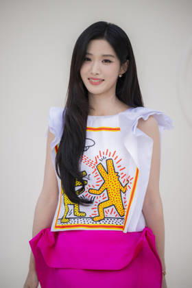 Louis Vuitton - Photocall - Paris Fashion Week EB Lu Yuxiao attends the Louis Vuitton Womenswear Spring Summer 2027 show as part of Paris Fashion Week on October 06, 2026 in Paris, France. Photo by Eliot Blondet ABACAPRESS.COM Paris France France Copyright: xBlondetxEliot ABACAx