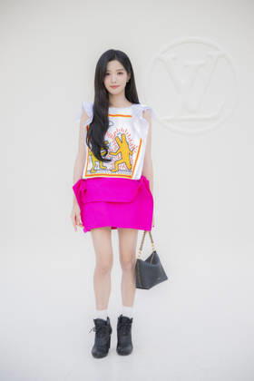 Louis Vuitton - Photocall - Paris Fashion Week EB Lu Yuxiao attends the Louis Vuitton Womenswear Spring Summer 2027 show as part of Paris Fashion Week on October 06, 2026 in Paris, France. Photo by Eliot Blondet ABACAPRESS.COM Paris France France Copyright: xBlondetxEliot ABACAx