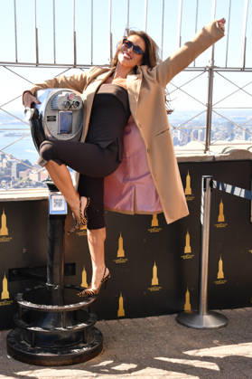 Jessie James Decker Visits the Empire State Building NEW YORK, NY- OCTOBER 6: Jessie James Decker at the Empire State Building to Celebrate the Release of New Cookbook The Secret Sauce: A Family Cookbook Seasoned with Love on October 6, 2026 in New York City. Credit: John Fycke AdMedia New York City New York USA EDITORIAL USE ONLY Copyright: xx JohnxFycke AdMediax admphotosthree019315